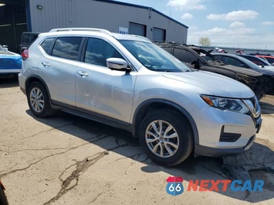Czwarte zdjęcie samochodu z boku: 2018 NISSAN ROGUE SV VIN:KNMAT2MV7JP578747 - miniatura