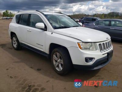 Czwarte zdjęcie samochodu z boku: 2015 JEEP COMPASS LATITUDE VIN:1C4NJDEB9FD120725 - miniatura