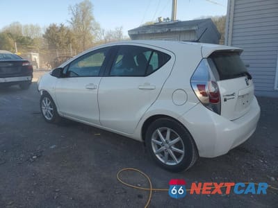 Drugie zdjęcie samochodu z przodu: 2012 TOYOTA PRIUS C THREE VIN:JTDKDTB33C1511075 - miniatura