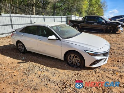 Czwarte zdjęcie samochodu z boku: 2024 HYUNDAI ELANTRA SEL VIN:KMHLM4DGXRU754184 - miniatura