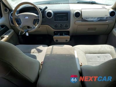 Zdjęcie 8 z 13 samochodu: 2003 FORD EXPEDITION XLT VIN:1FMPU15L93LB49775 - miniatura