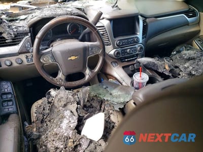 Zdjęcie 8 z 13 samochodu: 2017 CHEVROLET SUBURBAN K1500 LT VIN:1GNSKHKC6HR332550 - miniatura