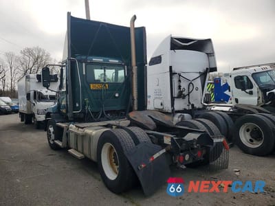 Trzecie zdjęcie samochodu z tyłu: 2017 MACK CXU612 SEMI TRUCK VIN:1M1AW01X8HM009337 - miniatura