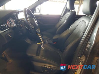 Zdjęcie 7 z 13 samochodu: 2018 BMW X1 XDRIVE28I VIN:WBXHT3C30J5K31053 - miniatura