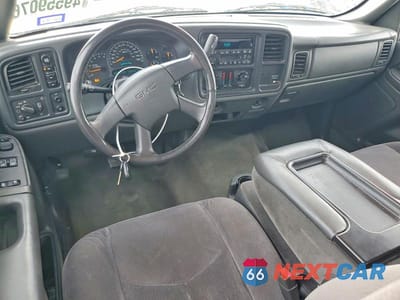 Zdjęcie 8 z 12 samochodu: 2004 GMC NEW SIERRA K1500 VIN:2GTEK19VX41185480 - miniatura