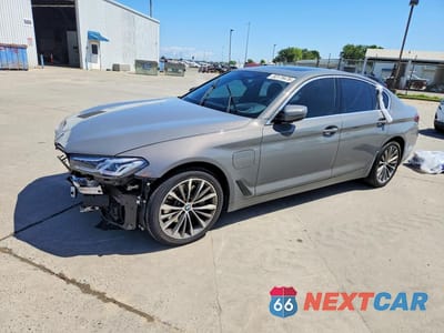 2021 BMW 530E WBA13AG01MCG44232 - główne zdjęcie licytacji z USA - miniatura