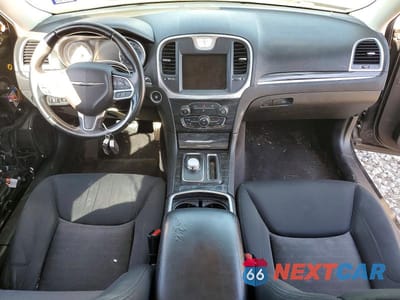 Zdjęcie 8 z 12 samochodu: 2018 CHRYSLER 300 TOURING VIN:2C3CCAAG1JH308365 - miniatura