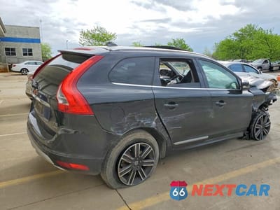 Trzecie zdjęcie samochodu z tyłu: 2017 VOLVO XC60 T5 DYNAMIC VIN:YV440MRR3H2066629 - miniatura