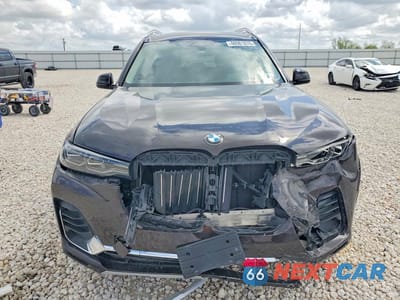 Piąte zdjęcie samochodu w środku: 2021 BMW X7 XDRIVE40I VIN:5UXCW2C07M9F47174 - miniatura