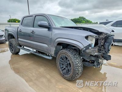 Czwarte zdjęcie samochodu z boku: 2021 TOYOTA TACOMA SR VIN:5TFAX5GN2MX192467 - miniatura