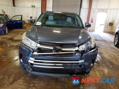 Piąte zdjęcie samochodu w środku: 2019 TOYOTA HIGHLANDER XLE VIN:5TDJZRFH4KS917700 - miniatura