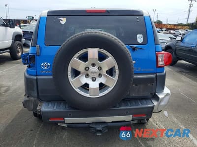 Zdjęcie 6 z 13 samochodu: 2007 TOYOTA FJ CRUISER BASE VIN:JTEZU11FX70002896 - miniatura