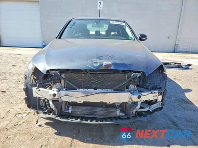 Piąte zdjęcie samochodu w środku: 2015 MERCEDES-BENZ C 300 4MATIC VIN:55SWF4KB7FU091839 - miniatura