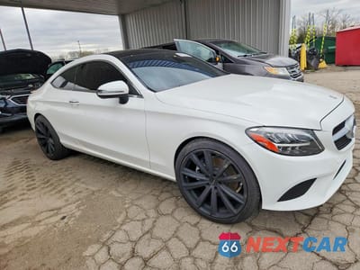 Czwarte zdjęcie samochodu z boku: 2019 MERCEDES-BENZ C 300 4MATIC VIN:WDDWJ8EB3KF769226 - miniatura