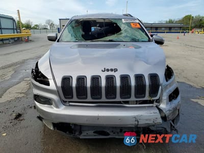 Piąte zdjęcie samochodu w środku: 2018 JEEP CHEROKEE LATITUDE VIN:1C4PJLCB6JD544166 - miniatura