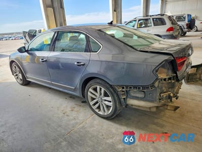 Drugie zdjęcie samochodu z przodu: 2017 VOLKSWAGEN PASSAT SE VIN:1VWGT7A37HC004755 - miniatura