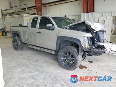 Czwarte zdjęcie samochodu z boku: 2011 CHEVROLET SILVERADO K1500 LTZ VIN:1GCRKTE23BZ178500 - miniatura