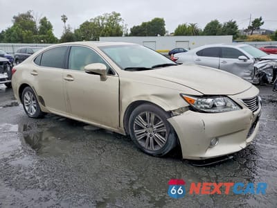 Czwarte zdjęcie samochodu z boku: 2013 LEXUS ES 350 VIN:JTHBK1GGXD2009261 - miniatura