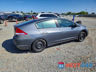 Trzecie zdjęcie samochodu z tyłu: 2011 HONDA INSIGHT VIN:JHMZE2H57BS000880 - miniatura