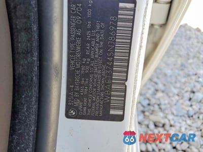 Zdjęcie 12 z 12 samochodu: 2005 BMW 325 I VIN:WBAET37445NJ86978 - miniatura