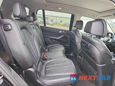 Zdjęcie 11 z 13 samochodu: 2021 BMW X7 XDRIVE40I VIN:5UXCW2C06M9H50217 - miniatura