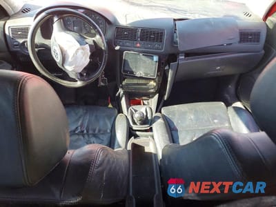 Zdjęcie 8 z 12 samochodu: 2000 VOLKSWAGEN GTI GLX VIN:WVWDE21J8YW216550 - miniatura