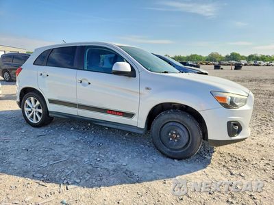 Czwarte zdjęcie samochodu z boku: 2014 MITS OUTLANDER VIN:4A4AP3AU4EE013601 - miniatura