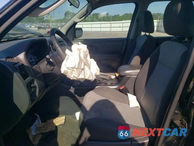 Zdjęcie 7 z 13 samochodu: 2005 FORD ESCAPE XLS VIN:1FMYU02Z75KC90439 - miniatura