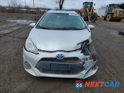 Piąte zdjęcie samochodu w środku: 2016 TOYOTA PRIUS C ONE VIN:JTDKDTB30G1133724 - miniatura