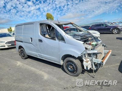 Czwarte zdjęcie samochodu z boku: 2015 NISS NV VIN:3N6CM0KN2FK729710 - miniatura