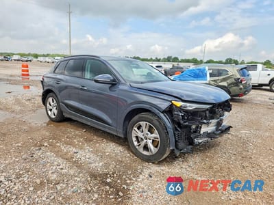 Czwarte zdjęcie samochodu z boku: 2025 AUDI Q6 E-TRON PREMIUM VIN:WA112BGF2SA026630 - miniatura