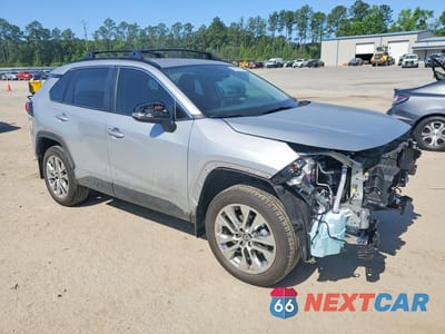 Czwarte zdjęcie samochodu z boku: 2025 TOYOTA RAV4 XLE PREMIUM VIN:2T3C1RFV9SW433378 - miniatura