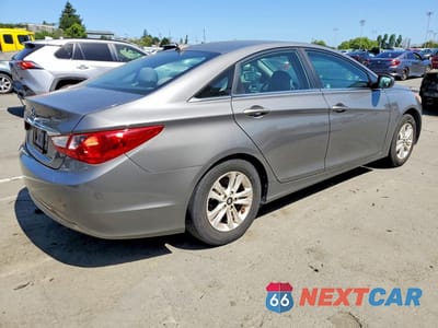 Trzecie zdjęcie samochodu z tyłu: 2013 HYUNDAI SONATA GLS VIN:5NPEB4AC5DH727336 - miniatura