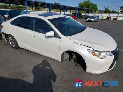 Czwarte zdjęcie samochodu z boku: 2016 TOYOTA CAMRY XLE V6 VIN:4T1BK1FK1GU575269 - miniatura