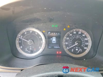 Zdjęcie 9 z 12 samochodu: 2021 HYUNDAI VENUE SE VIN:KMHRB8A38MU065472 - miniatura
