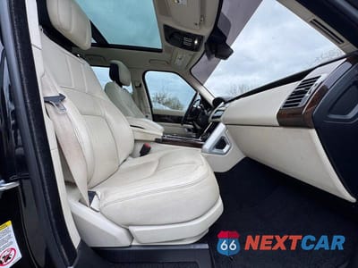 Piąte zdjęcie samochodu w środku: 2020 LAND ROVER RANGE ROVER HSE VIN:SALGS2RU5LA402954 - miniatura