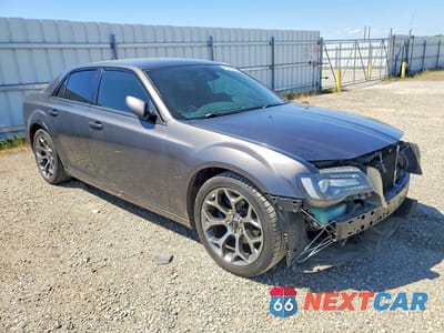 Czwarte zdjęcie samochodu z boku: 2015 CHRYSLER 300 S VIN:2C3CCABG8FH872553 - miniatura