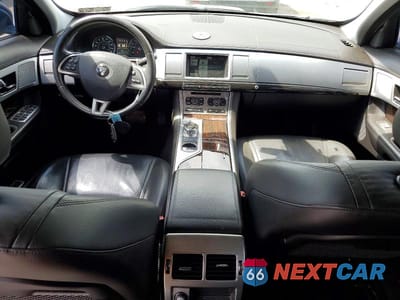 Zdjęcie 8 z 12 samochodu: 2014 JAGUAR XF VIN:SAJWJ0EF0E8U27158 - miniatura