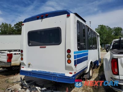 Trzecie zdjęcie samochodu z tyłu: 2015 FORD ECONOLINE E450 SUPER DUTY CUTAWAY VAN VIN:1FDFE4FS7FDA19752 - miniatura