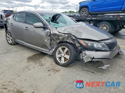 Czwarte zdjęcie samochodu z boku: 2015 KIA OPTIMA LX VIN:5XXGM4A72FG466705 - miniatura