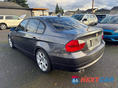 Trzecie zdjęcie samochodu z tyłu: 2006 BMW 325 I AUTOMATIC VIN:WBAVB17506NK38527 - miniatura