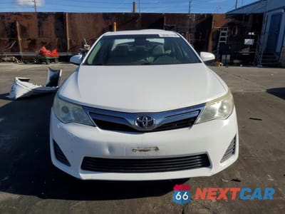 Piąte zdjęcie samochodu w środku: 2014 TOYOTA CAMRY LE VIN:4T1BF1FK4EU851557 - miniatura