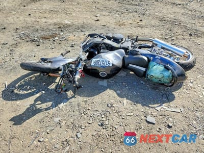 Trzecie zdjęcie samochodu z tyłu: 2005 SUZUKI GSX1300 RK5 VIN:JS1GW71AX52107043 - miniatura