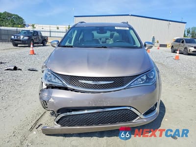 Piąte zdjęcie samochodu w środku: 2017 CHRYSLER PACIFICA LIMITED VIN:2C4RC1GG8HR643298 - miniatura