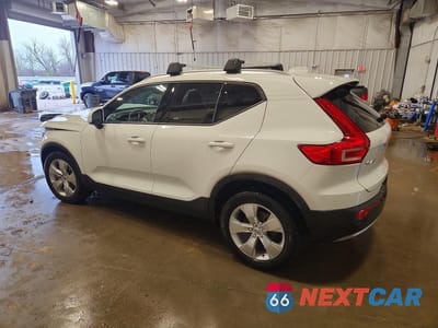 Drugie zdjęcie samochodu z przodu: 2020 VOLVO XC40 T4 MOMENTUM VIN:YV4AC2HK9L2326768 - miniatura