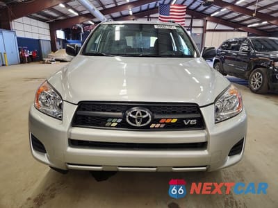 Piąte zdjęcie samochodu w środku: 2010 TOYOTA RAV4 BASE VIN:2T3BK4DV5AW014747 - miniatura