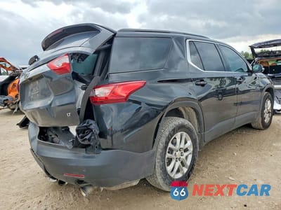 Trzecie zdjęcie samochodu z tyłu: 2019 CHEVROLET TRAVERSE LT VIN:1GNERGKW4KJ120524 - miniatura