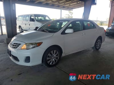 2013 TOYOTA COROLLA LE 2T1BU4EE7DC991024 - główne zdjęcie licytacji z USA - miniatura