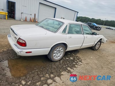 Trzecie zdjęcie samochodu z tyłu: 2001 JAGUAR XJ8 VIN:SAJDA14C61LF35041 - miniatura