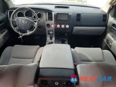 Zdjęcie 8 z 13 samochodu: 2013 TOYOTA TUNDRA CREWMAX SR5 VIN:5TFEM5F15DX055516 - miniatura